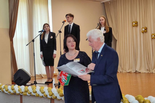 Накануне празднования Дня Независимости Республики Беларусь в Минске прошло торжественное мероприятие, посвящённое присвоению столичной гимназии № 7 имени Героя Советского Союза В. И. Ливенцева