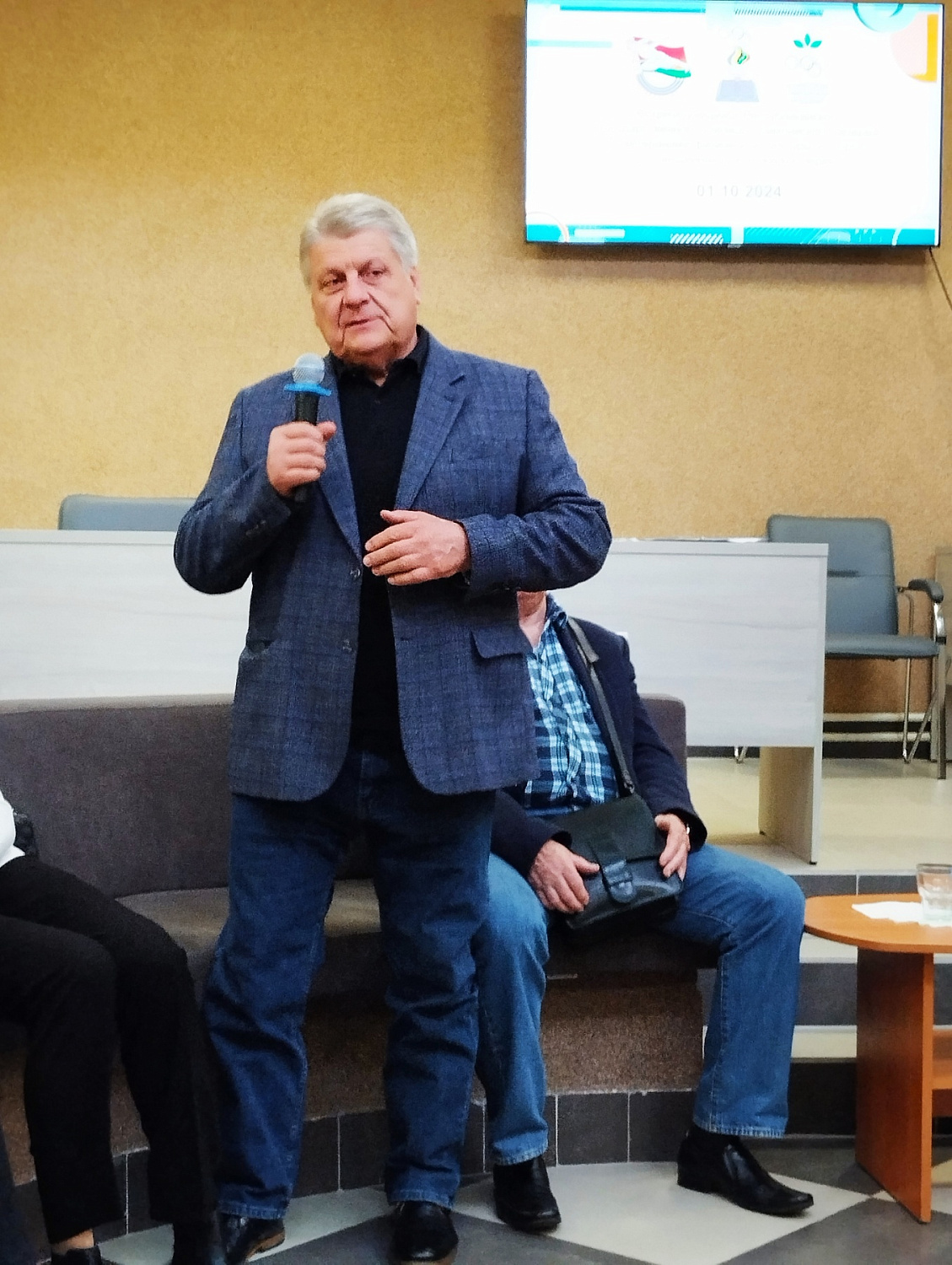 1 октября 2024 года Белорусское общественное объединение "Ветераны физической культуры и спорта" провело торжественное мероприятие в Республиканском государственном училище олимпийского резерва, посвященное Дню пожилых людей и встрече Олимпийских чемпионо