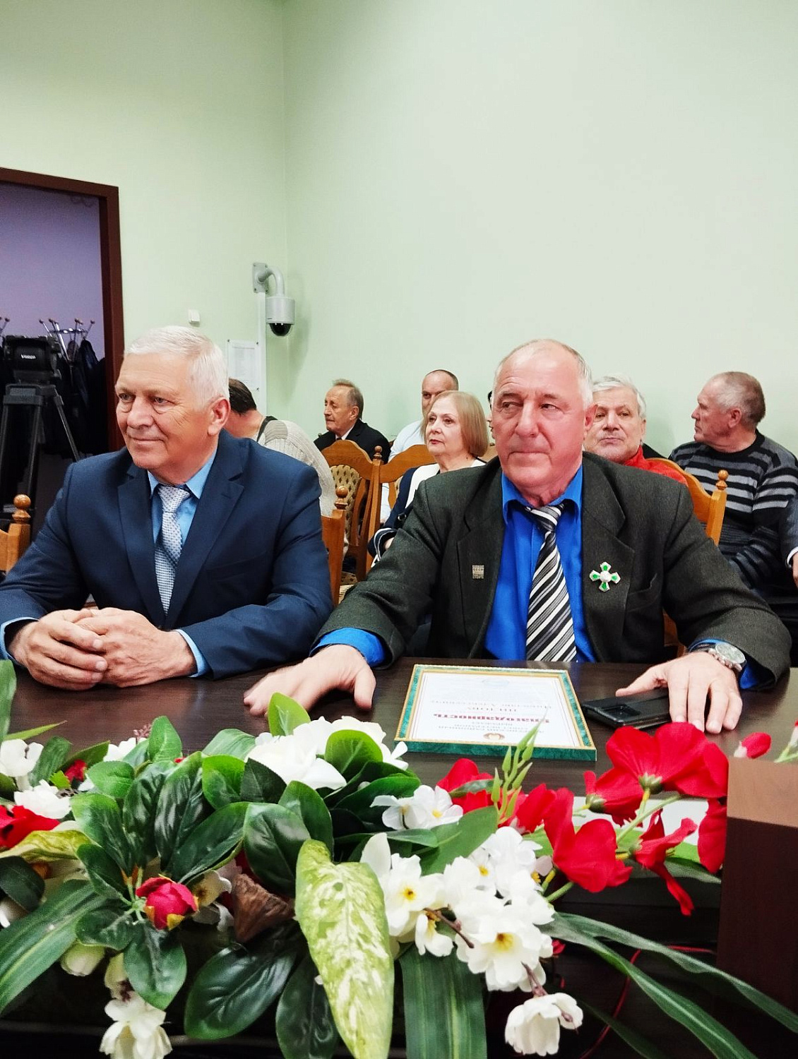 С 80-летним юбилеем поздравили Николая Нилова