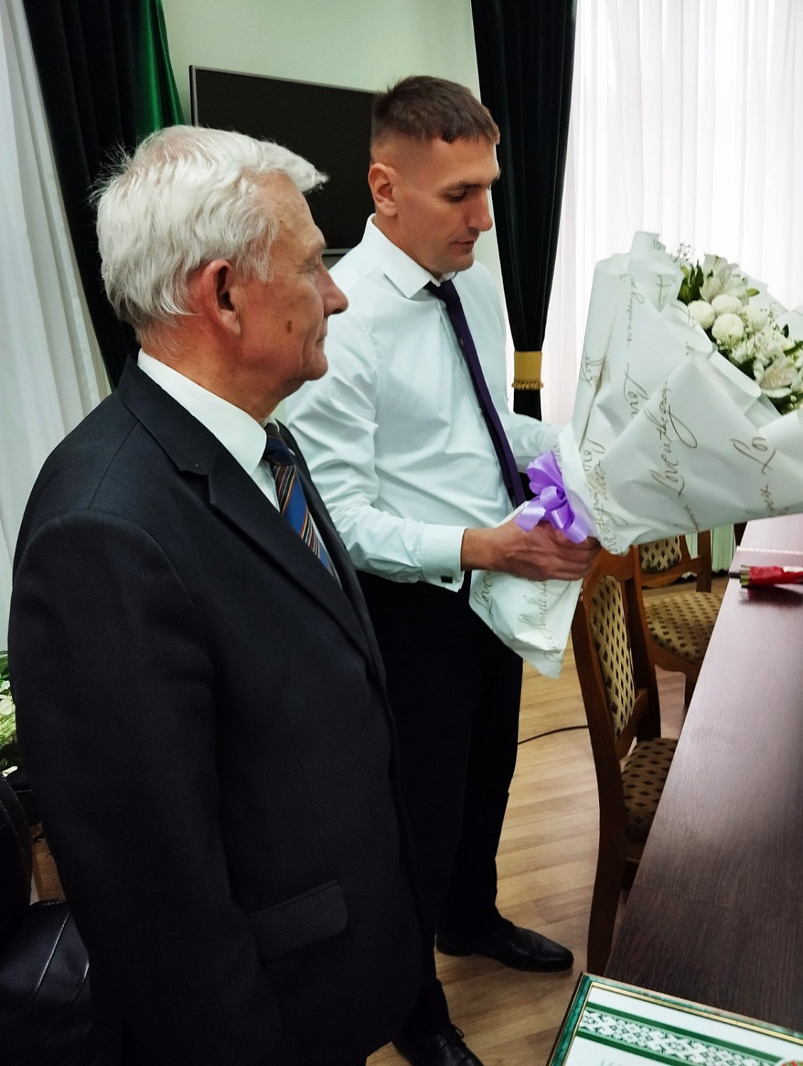 С 80-летним юбилеем поздравили Николая Нилова