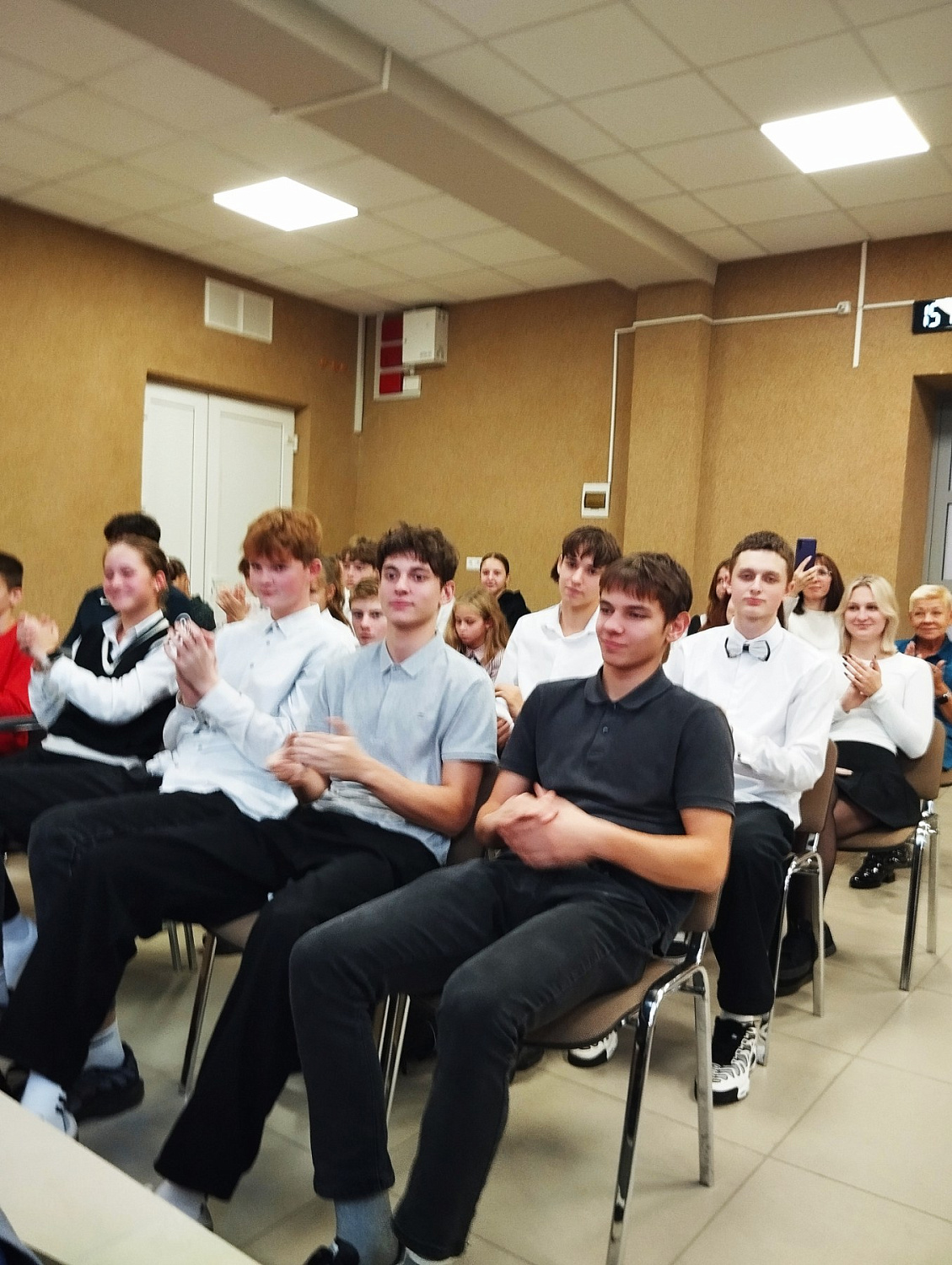 1 октября 2024 года Белорусское общественное объединение "Ветераны физической культуры и спорта" провело торжественное мероприятие в Республиканском государственном училище олимпийского резерва, посвященное Дню пожилых людей и встрече Олимпийских чемпионо