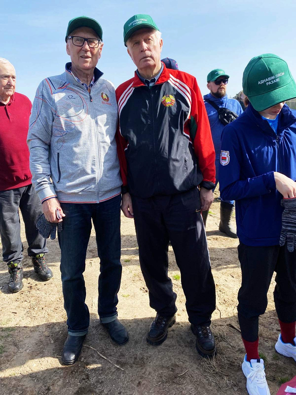 10 апреля состоялась добровольная акция «Аднавiм лясы разам»