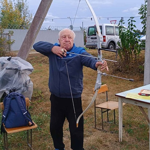 Сегодня ряд ветеранов нашей организации приняли участие на встрече ветеранов спорта по стрельбе из лука