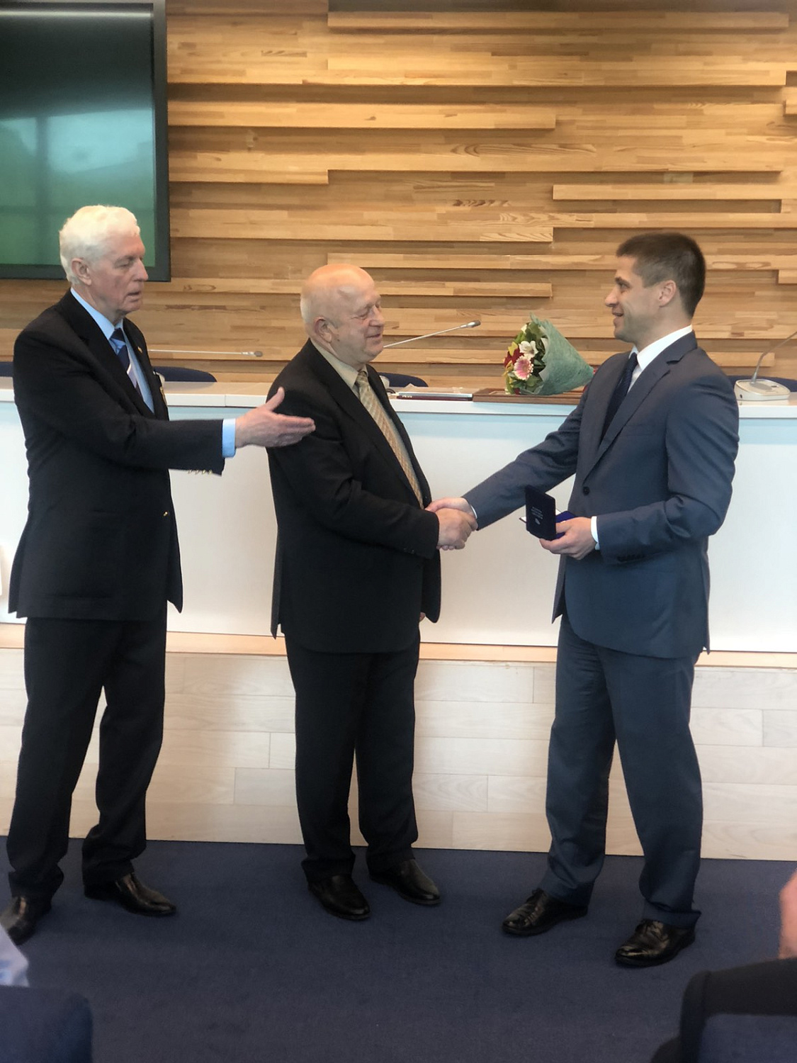 Белорусское общественное объединение "Ветераны физической культуры и спорта" поздравляет с 70-летним юбилеем Алексеенко Геннадия Павловича