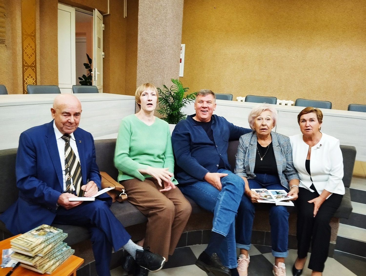 1 октября 2024 года Белорусское общественное объединение "Ветераны физической культуры и спорта" провело торжественное мероприятие в Республиканском государственном училище олимпийского резерва, посвященное Дню пожилых людей и встрече Олимпийских чемпионо