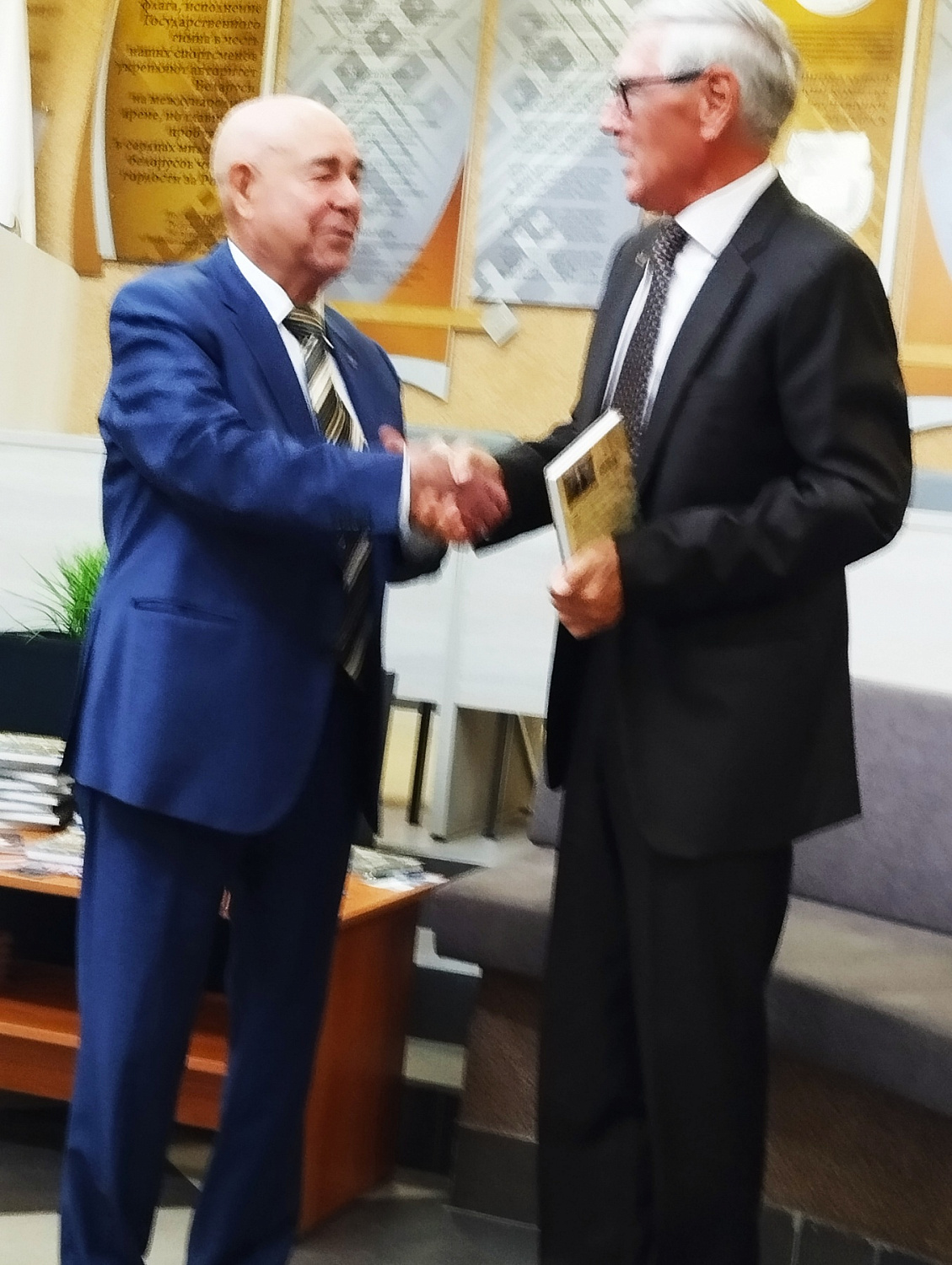 1 октября 2024 года Белорусское общественное объединение "Ветераны физической культуры и спорта" провело торжественное мероприятие в Республиканском государственном училище олимпийского резерва, посвященное Дню пожилых людей и встрече Олимпийских чемпионо