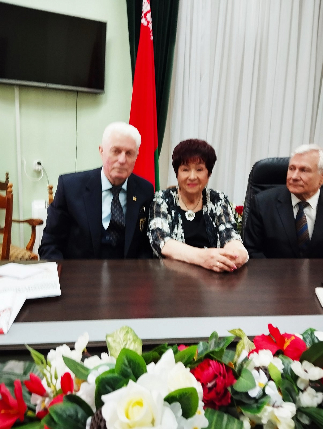 С 80-летним юбилеем поздравили Николая Нилова