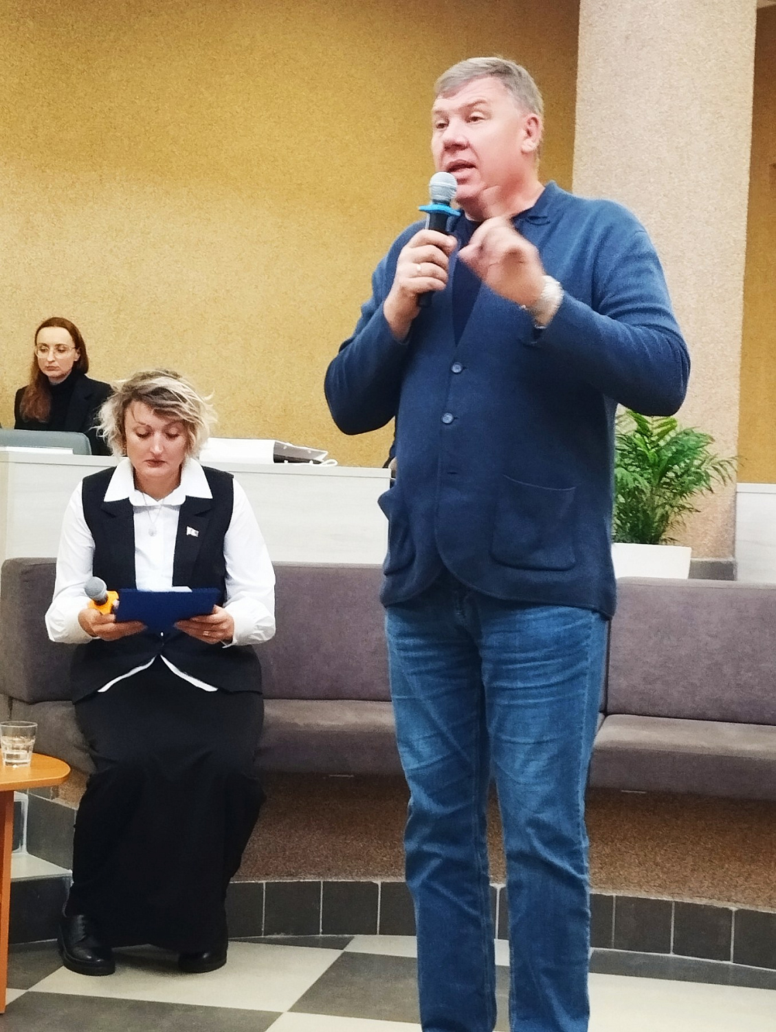 1 октября 2024 года Белорусское общественное объединение "Ветераны физической культуры и спорта" провело торжественное мероприятие в Республиканском государственном училище олимпийского резерва, посвященное Дню пожилых людей и встрече Олимпийских чемпионо