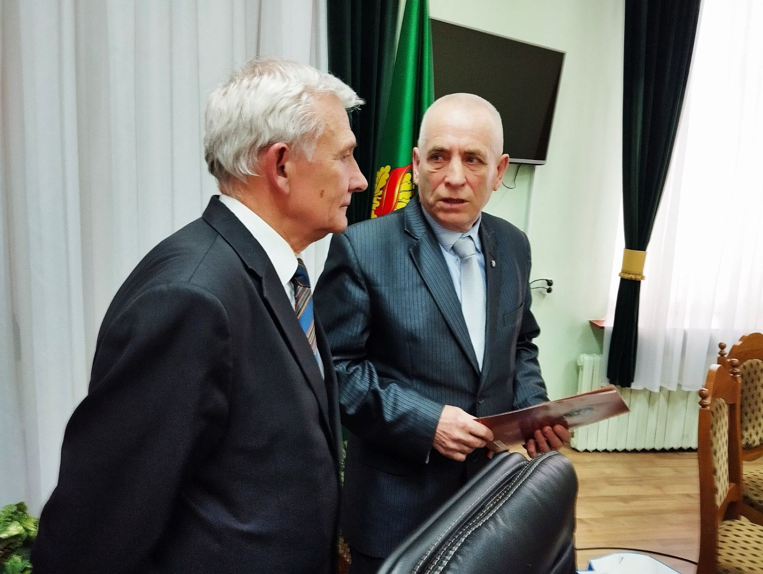 С 80-летним юбилеем поздравили Николая Нилова